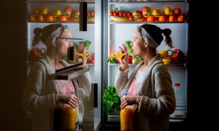 How to curb late night snacking