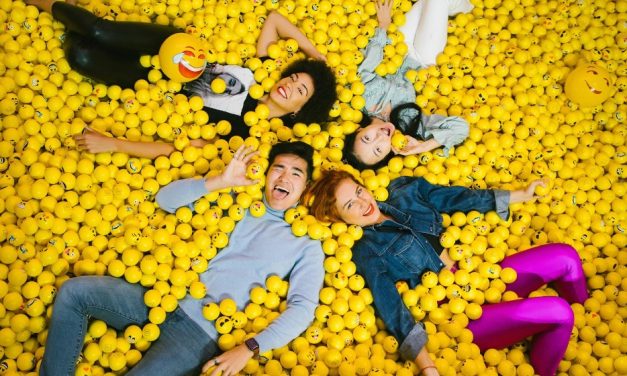 Phones at the ready…Canberra’s Selfie Museum opens this Friday!