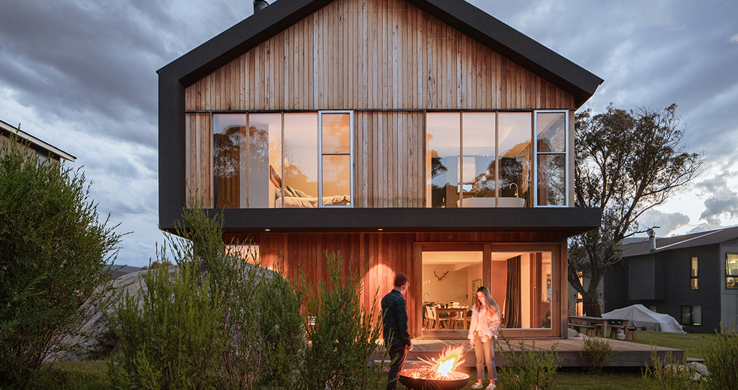 Summer in the Snowy Mountains: stay at this luxurious Lake Crackenback chalet