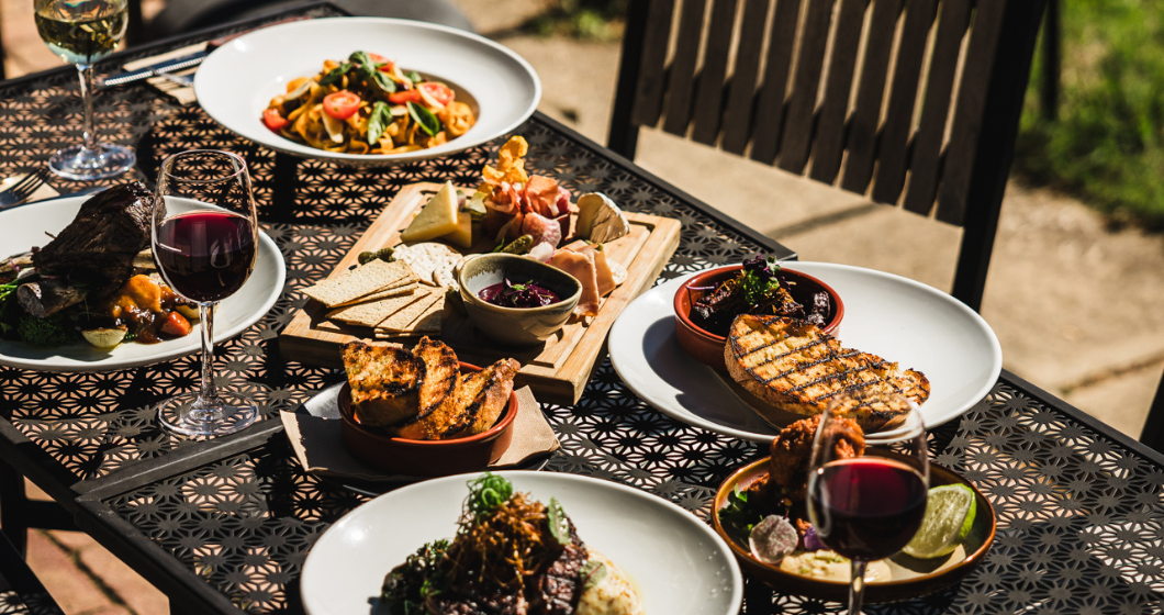 15 restaurants open on Sunday for dinner